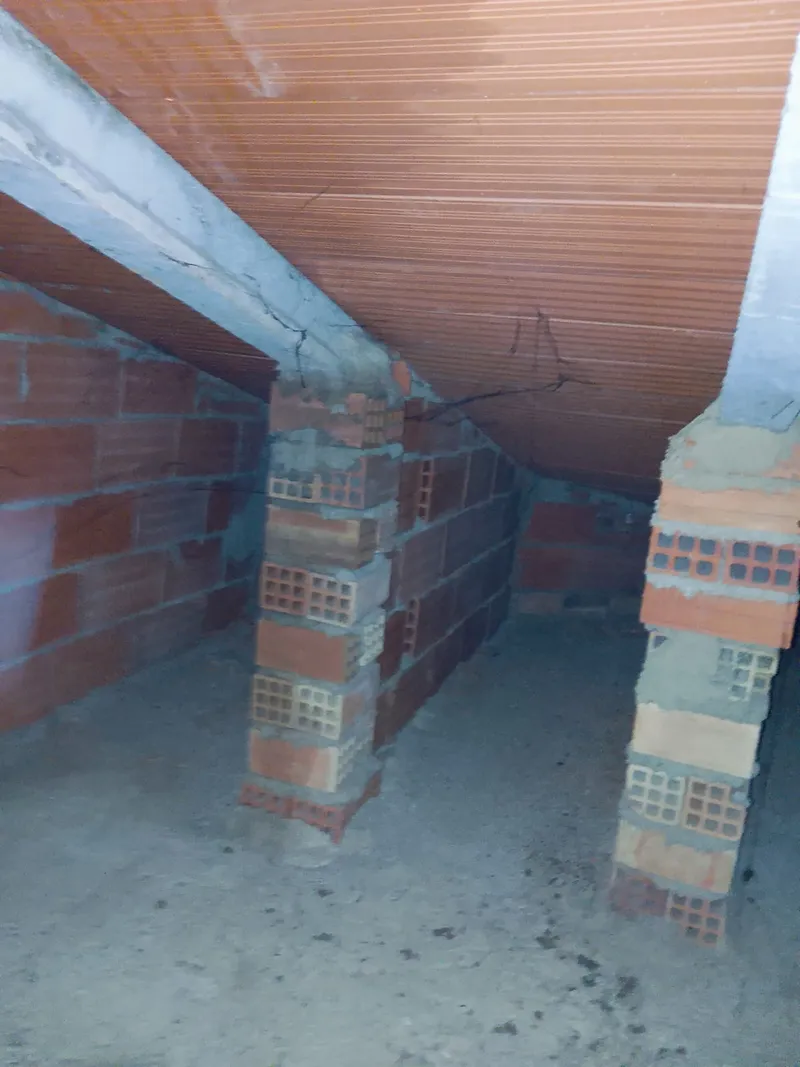 Vivienda unifamiliar con buhardilla sin aislar antes de Certicasa
